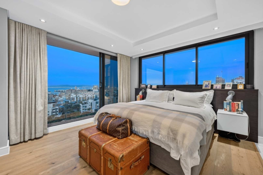 3 Bedroom Property for Sale in Green Point Western Cape